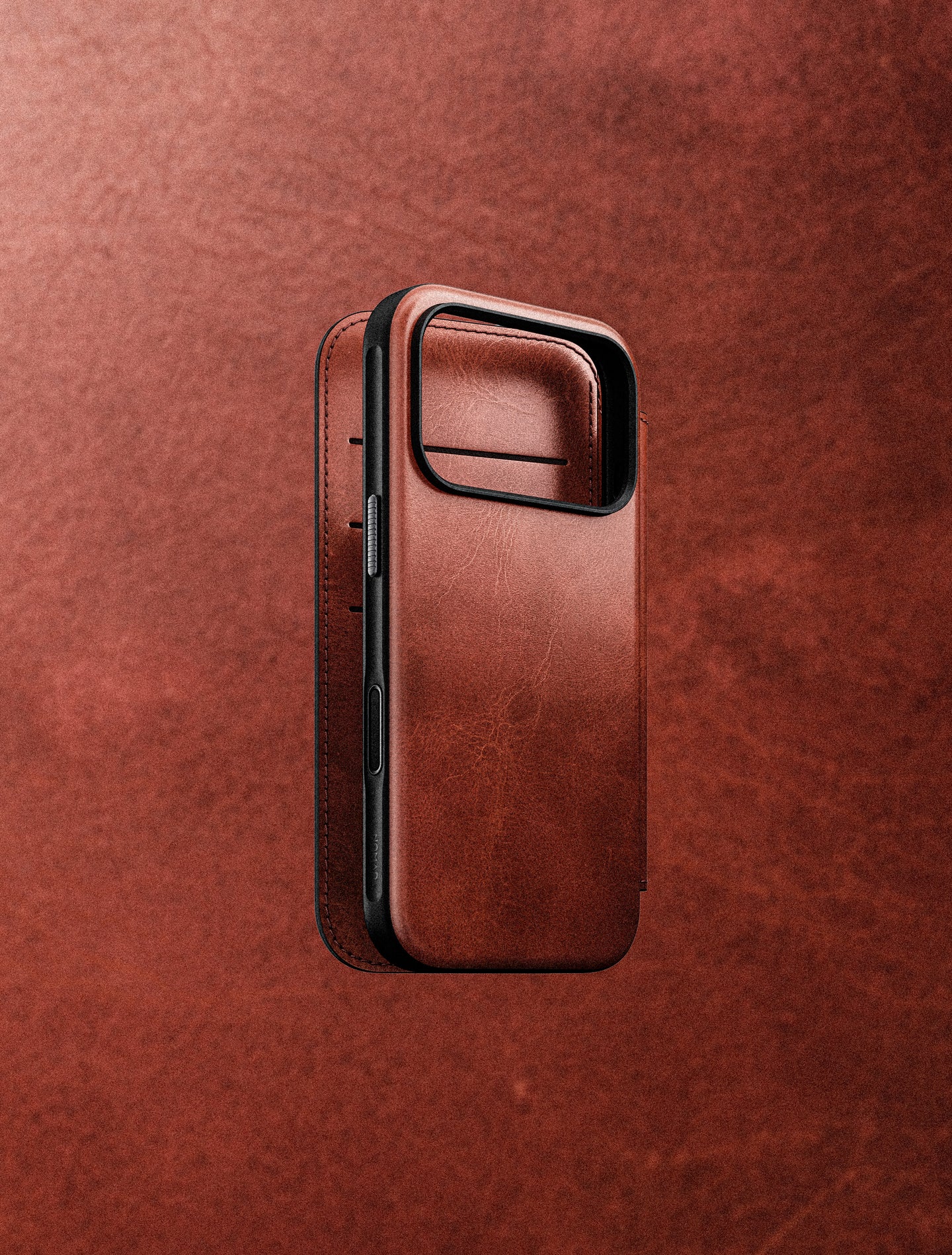 Discover Nomad Leather Folios