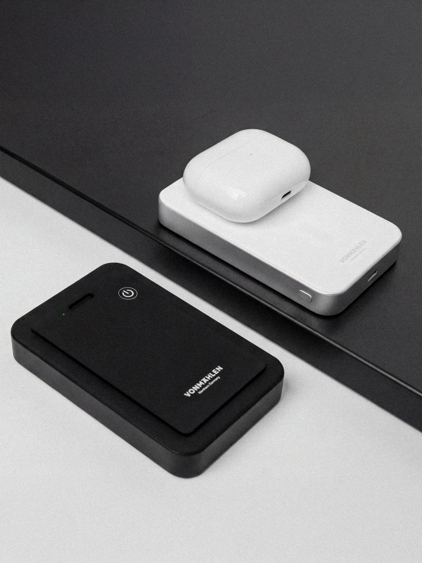 Vonmahlen Evergreen Mag 15W - 10,000 mAh Power Bank - White
